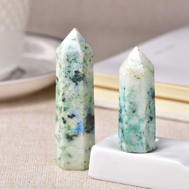 Story of awakening. Lifestyle store and community. Crystals and jewelry. Fuchsite.